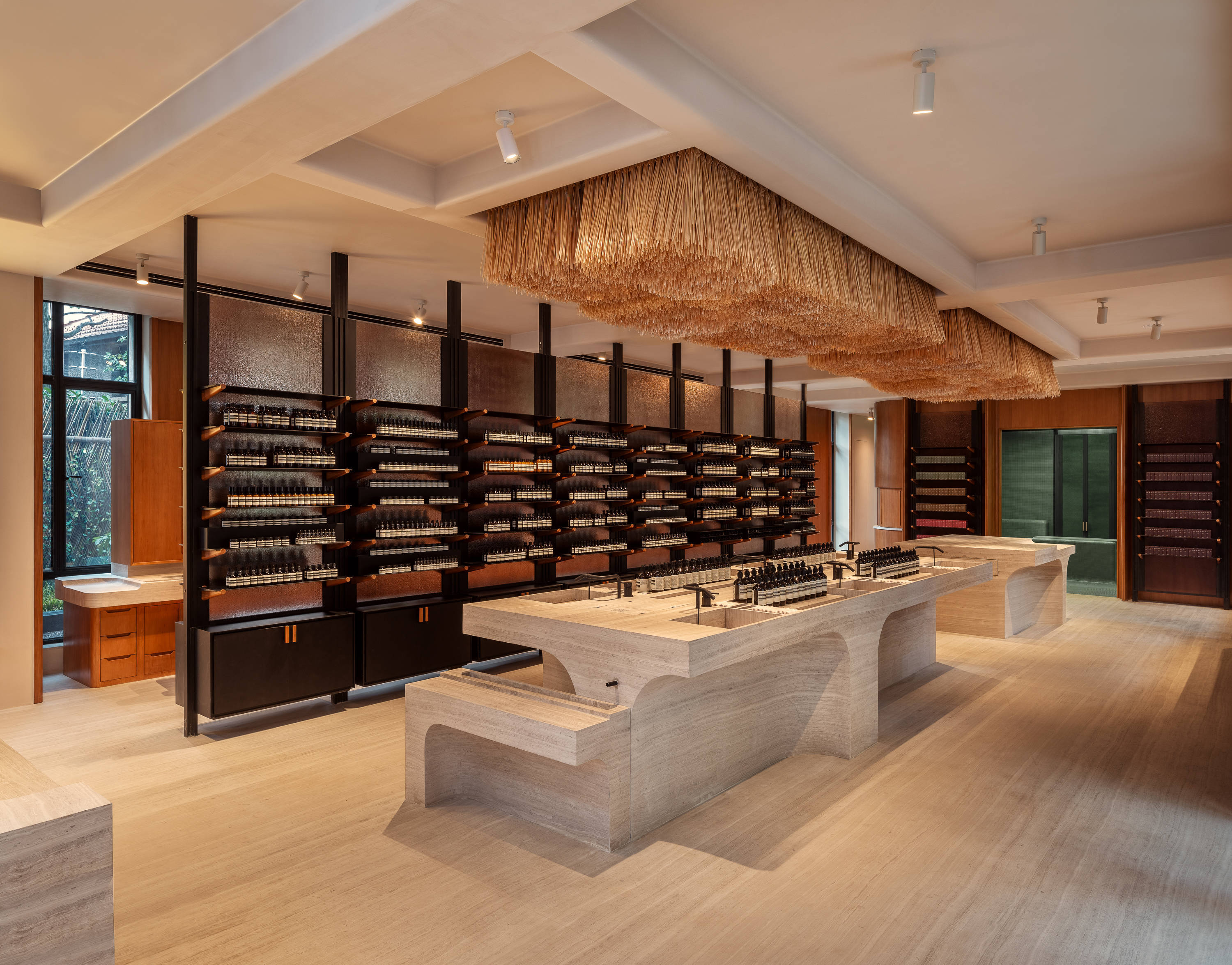 aesop 伊索东平路店从容而至