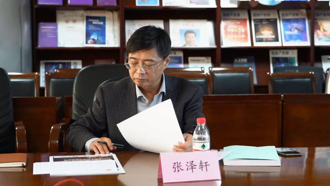 主任,5g中国创新百人会秘书长,手机元宇宙创新倡议联合发起人 张泽轩