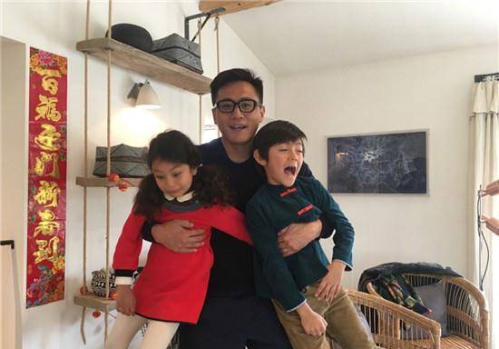 刘烨少年时和爸妈姐姐全家福曝光,难怪诺一都说老爸最帅_节目_孩子