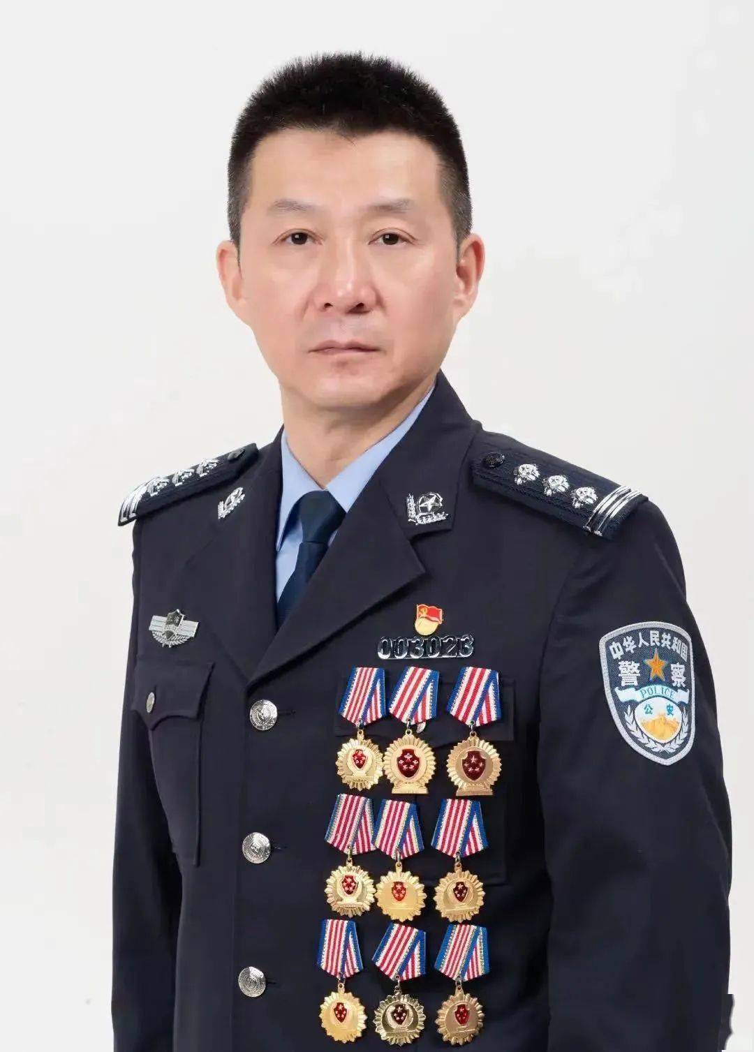 重庆刑警总队唐副队长图片