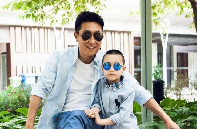 有个失散多年的"妹妹",还有个超模"闺女"_贾晨宇_林大_长相