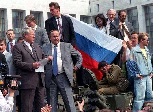 1999年,大权在握的俄罗斯总统叶利钦,为何要把权力交给普京_西方_力量