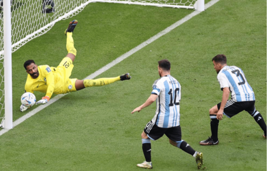 阿根廷2比0战胜墨西哥，黄健翔：梅西和费尔南德斯打中了墨西哥门将的死穴