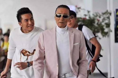 "忘年恋"甜蜜复合,曾掌掴81岁曾江,谢贤不一样的人生_感情_男人_爱情