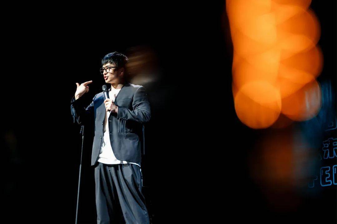 刘旸:我想出名,在新东方做了10年老师,又大龄转行做喜剧演员_表演_情绪_专场