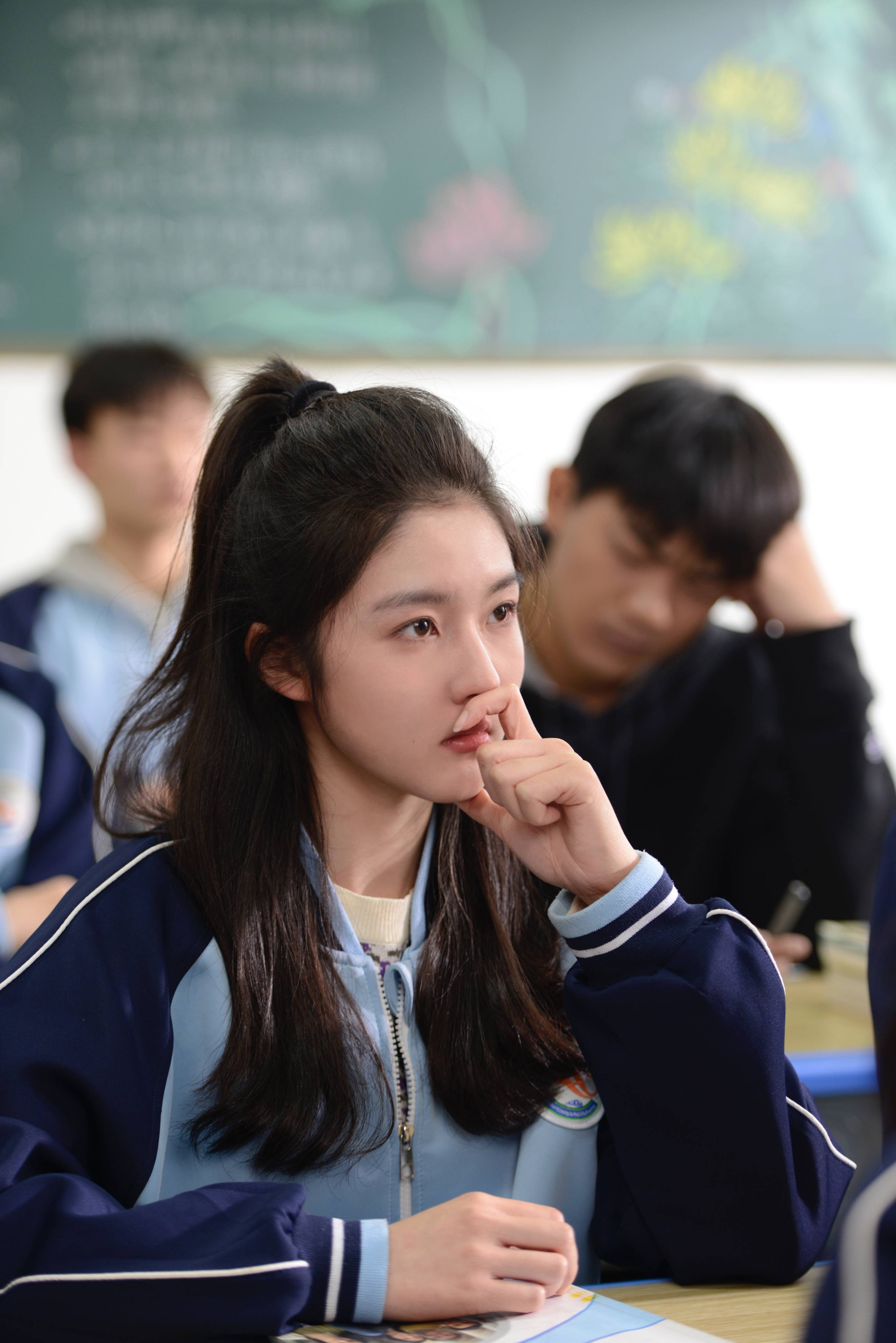 院线电影《悟青春》女一号朋友圈发励志感言_李尉尔_角色_媒体