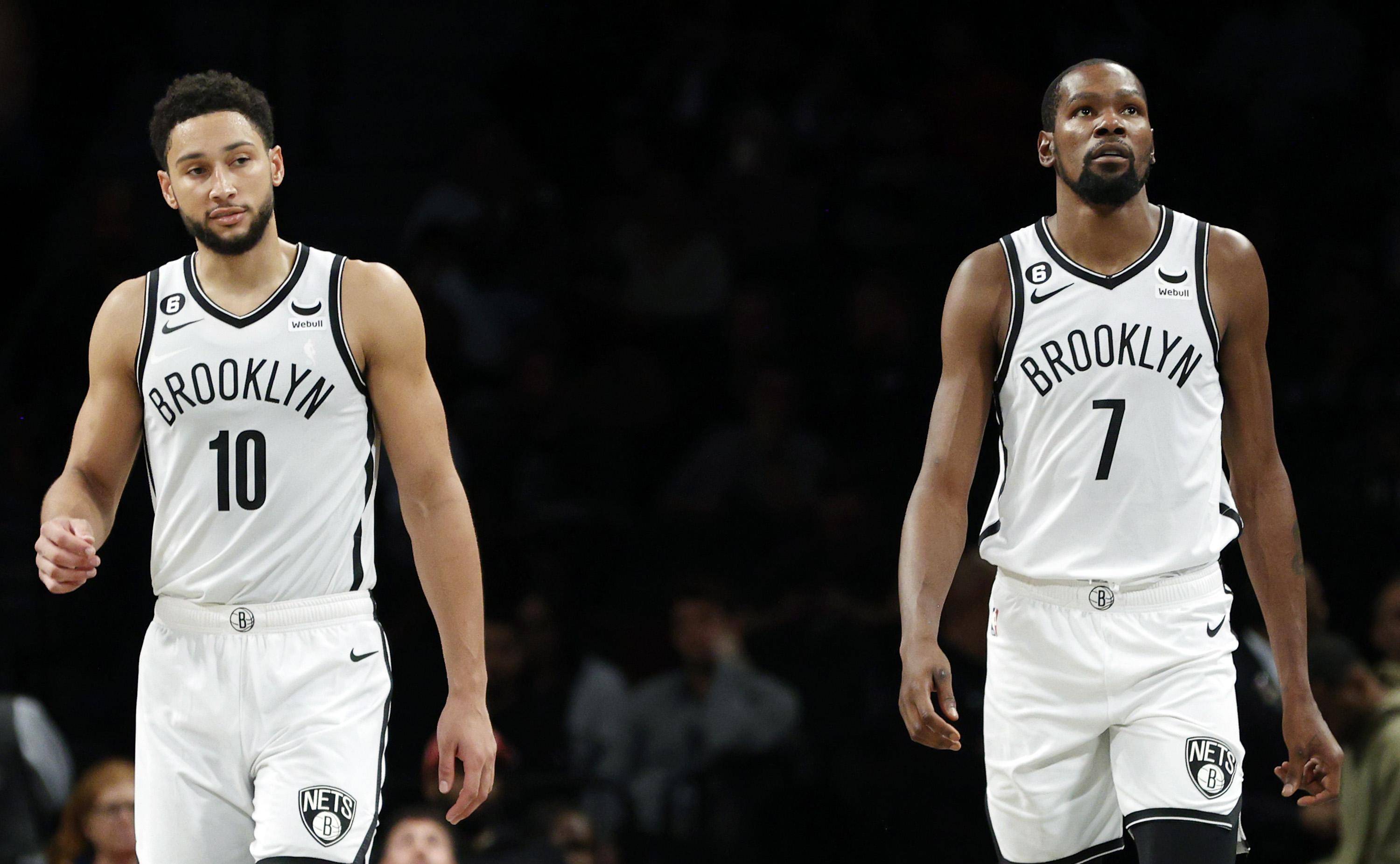 杜兰特讨论队友欧文和西蒙斯以及为什么放弃交易请求_in_生活_the