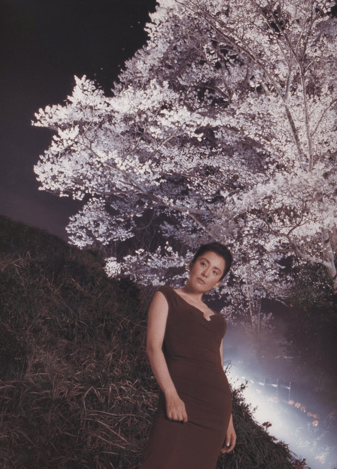 70岁的松坂庆子,从少女到古稀之年,"妩媚"的气质从未散去_时尚_女人