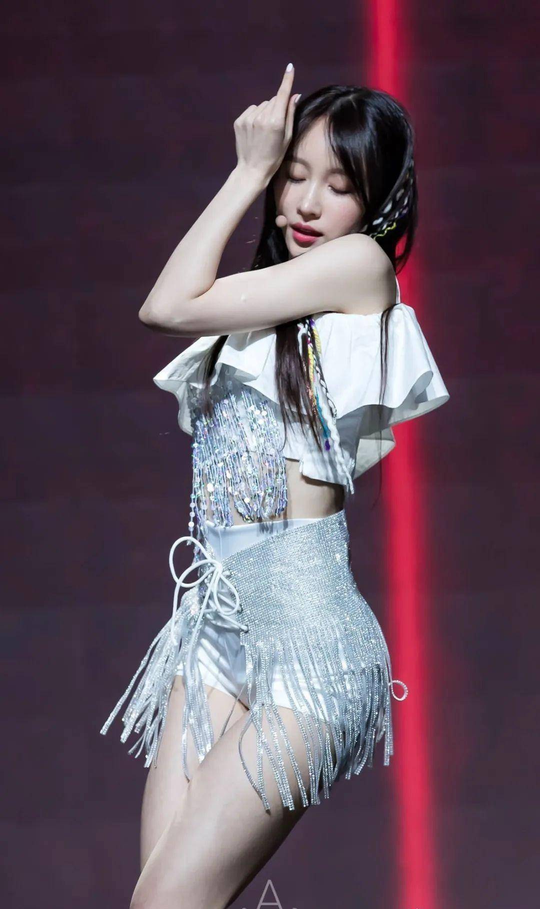 还记得当年爆火的上下舞吗?