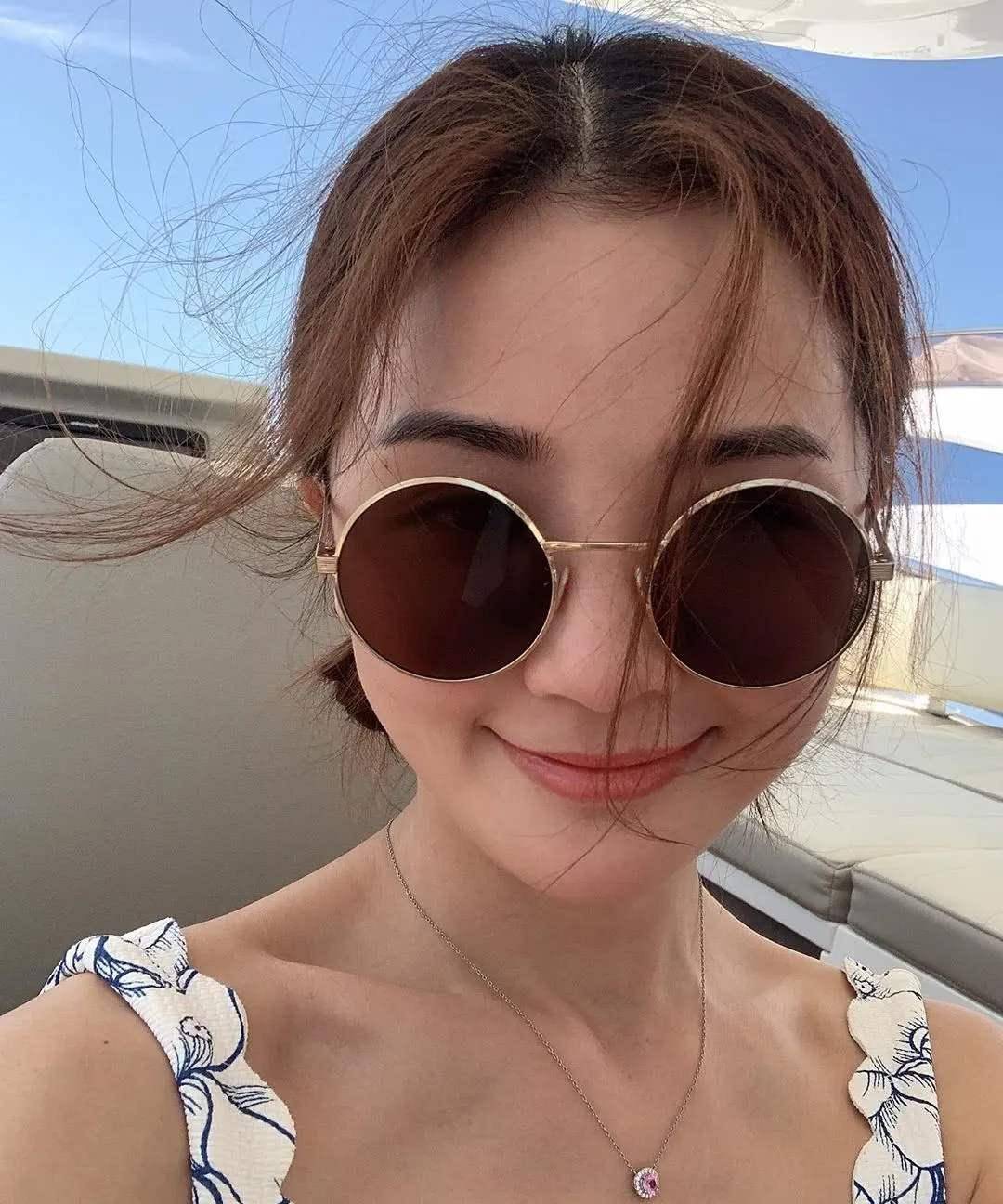 twins组合19周年庆sa带阿娇出海散心英皇全体为阿娇分手而战
