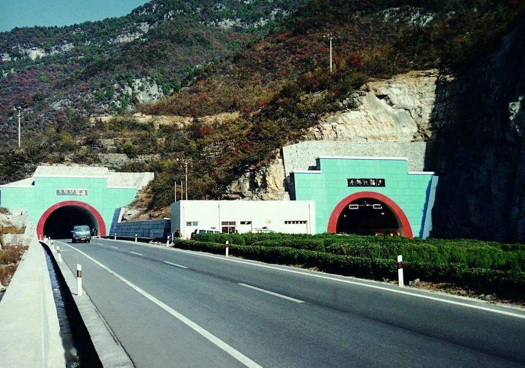 吴同山隧道图片