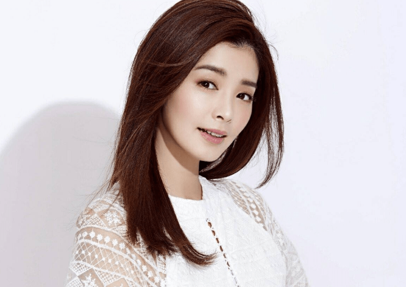 娱圈女星自曝无戏可拍,只能到餐厅打工维生,转行做网红遇挫折_夏如芝