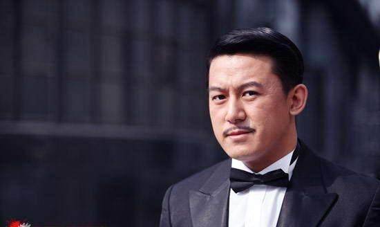 他是赵立新,焦俊艳,阎娜等主演的谍战剧《永不消逝的电波》里的最大