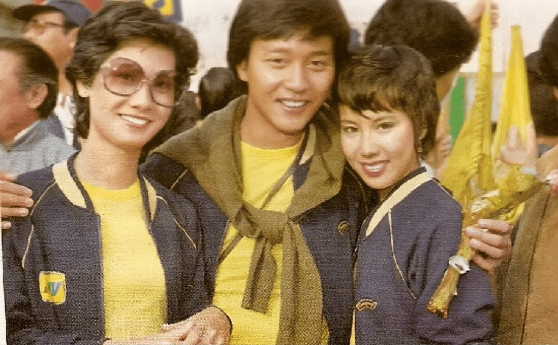 但谢国雄的知名度远不及阮佩珍,留下的影像资料也非常少.