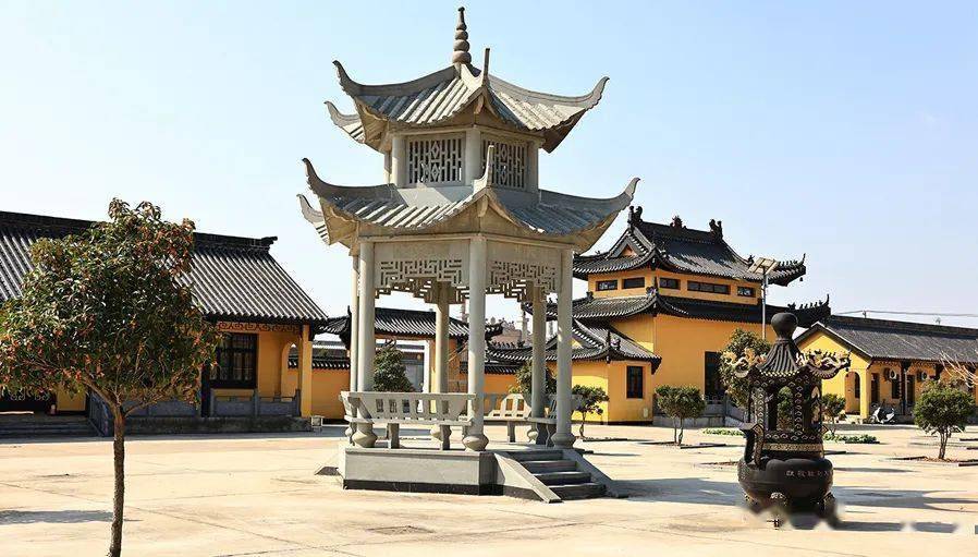 游览建湖延寿寺,体味佛教文化的独特魅力(2)_寺庙_香炉_居士