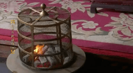 安陵容的床事?聊聊《甄嬛传》背后的文化八卦_珐琅_火盆_装饰