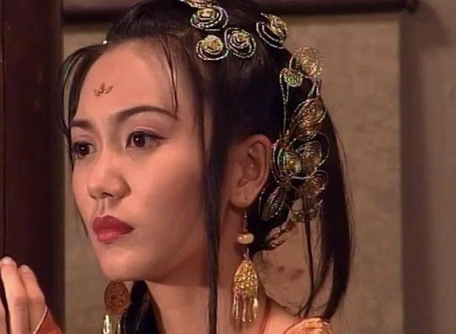 《东游记》的三大美女,有人被男朋友骗光家产,有人却相亲闪婚_郭妃丽