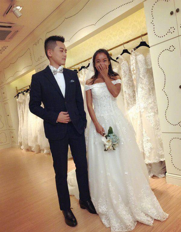 苏醒和吉克隽逸拍婚纱照男方一脸嫌弃,女的一脸娇羞_说唱_真性情_节目