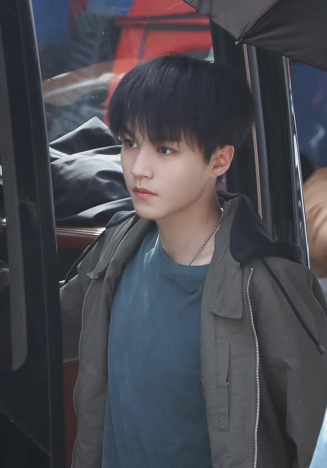 原创 王俊凯新剧饰演"天才腹黑少年",定档4月,预约人数已破39万-大秦