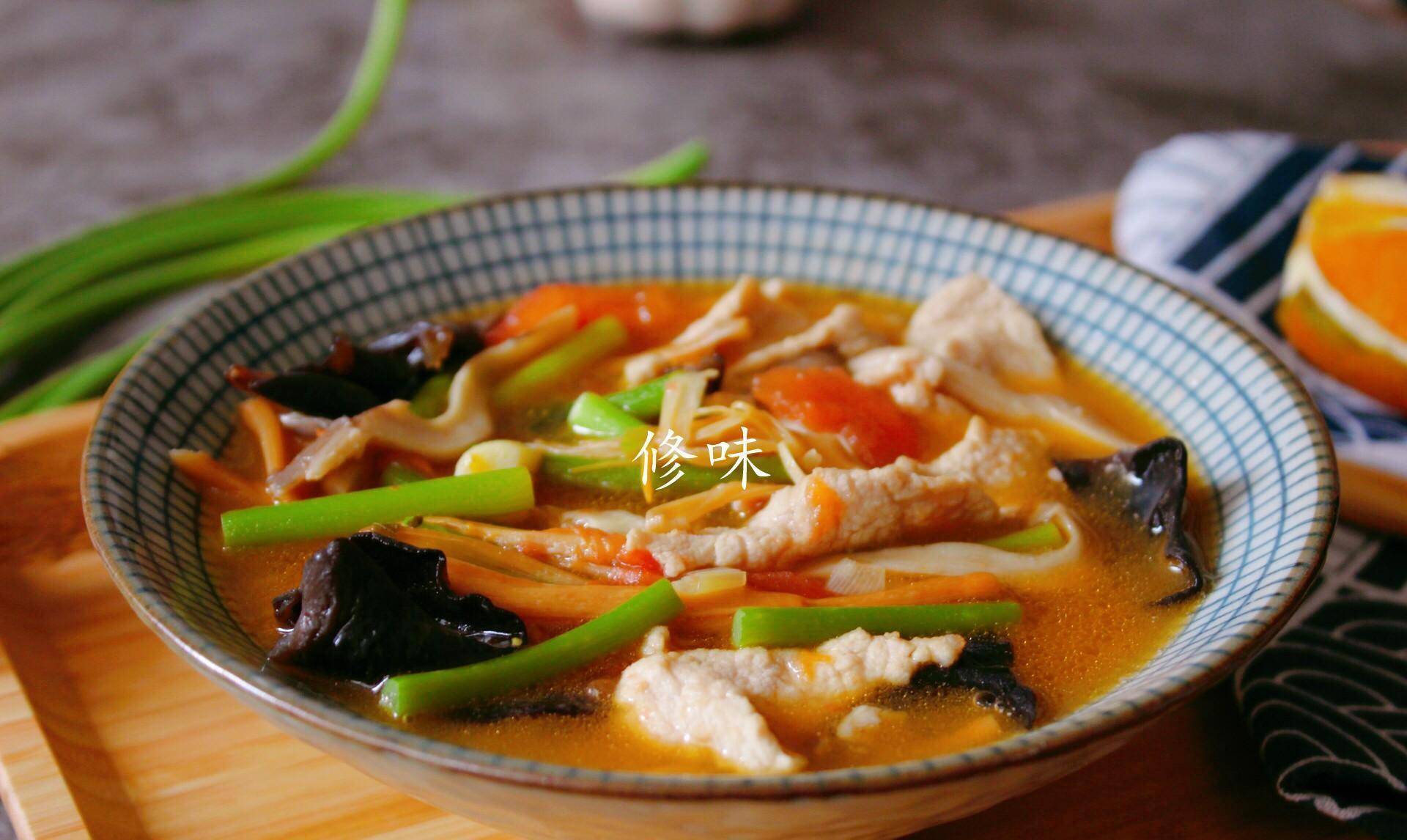 连肉片泡汤,冬天想吃什么都行,我来教你如何把肉片做得滑嫩,汤汁鲜美