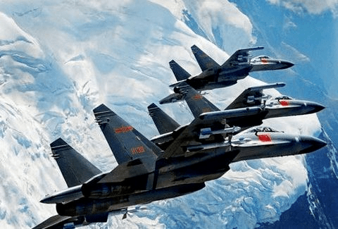 空军远程打击编队从机型构成来看,我空军近2000架战斗机中三代机的占