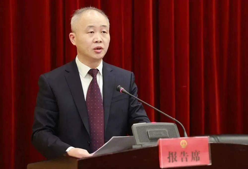 县人大常委会党组书记,主任高胜华,党组副书记沈孔鸿,副主任陈峰,傅伟