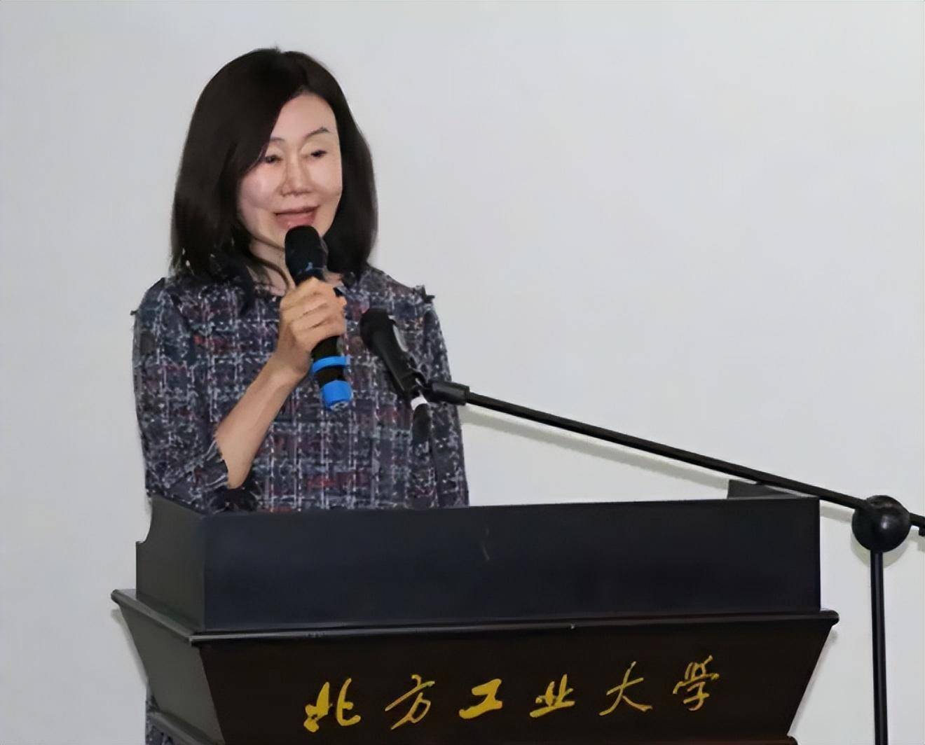 女副校长沈志莉落马:大肆受贿生活奢靡,沉迷美容,为此花上百万_教育界