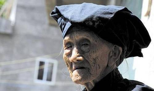 107岁老人耳不聋眼不花,她说长寿可能要记5点,这道菜或许应不吃_身体