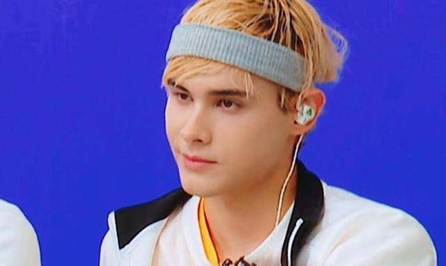 自从利路修在《创造营2021》走红之后,大量网友开始