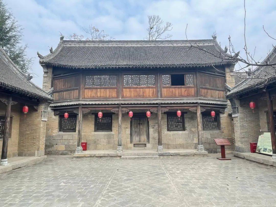 林州市五龙镇中石阵村刘家大院始建于清乾隆十五年(1750年),背依太行