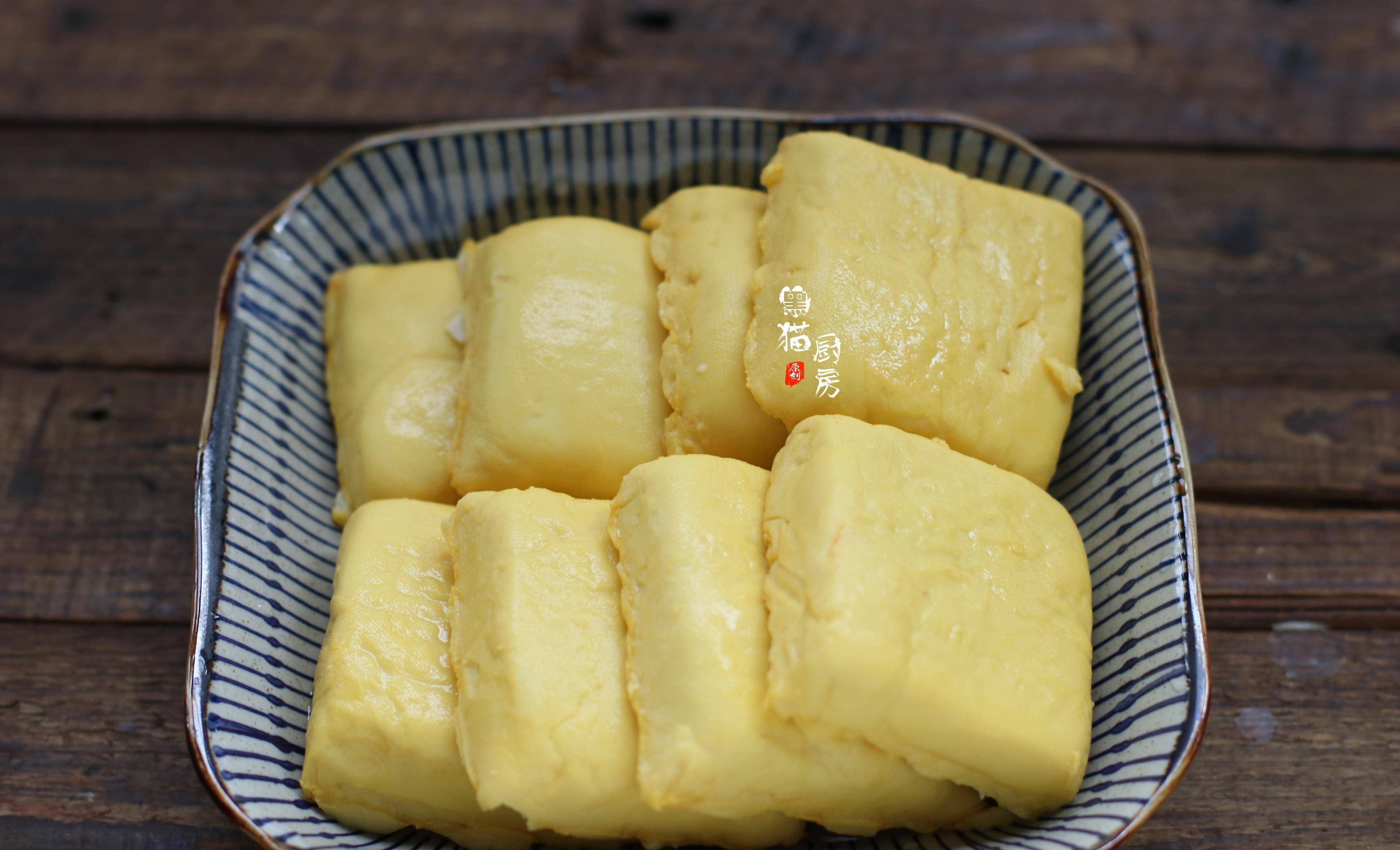 这豆腐10元买4块,潮汕人就爱吃它,加点冬菜焖一焖给肉都不换_普宁