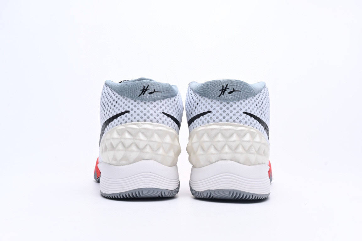耐克欧文一代 nike kyrie 1 infrared 篮球鞋_抓地力_动态_气垫