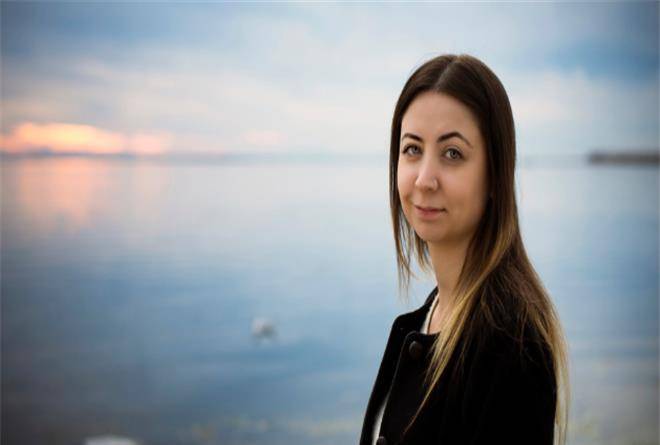 可是,不知道为什么,大嫂怀孕四个月,非要