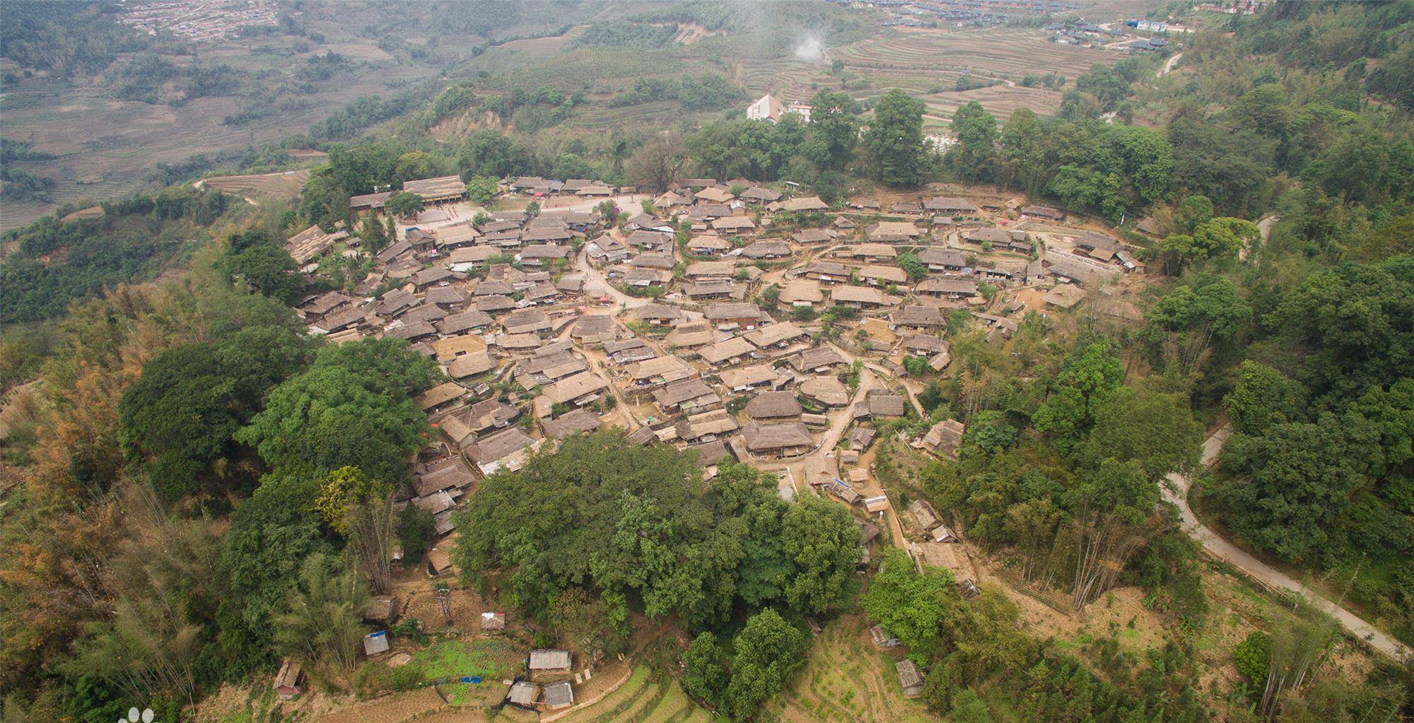 因为胡歌参加的扶贫,让我了解了中国最后一个原始村落—翁丁村_姑娘
