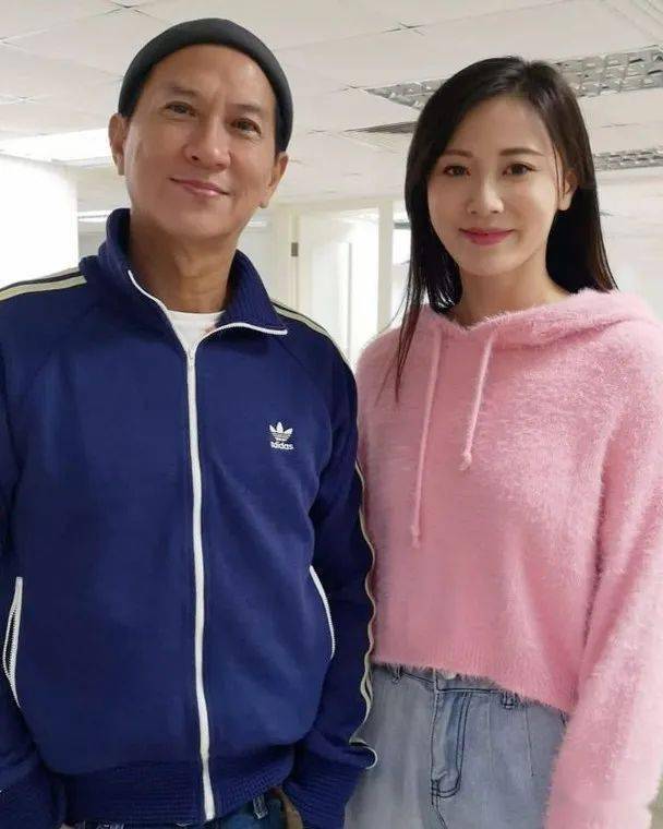 朱晨丽甜品当生日蛋糕 陈庭欣孖男友恩爱合体_杨振源_回应_风打