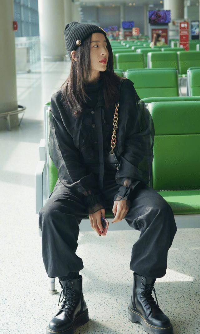 周雨彤_造型_显得