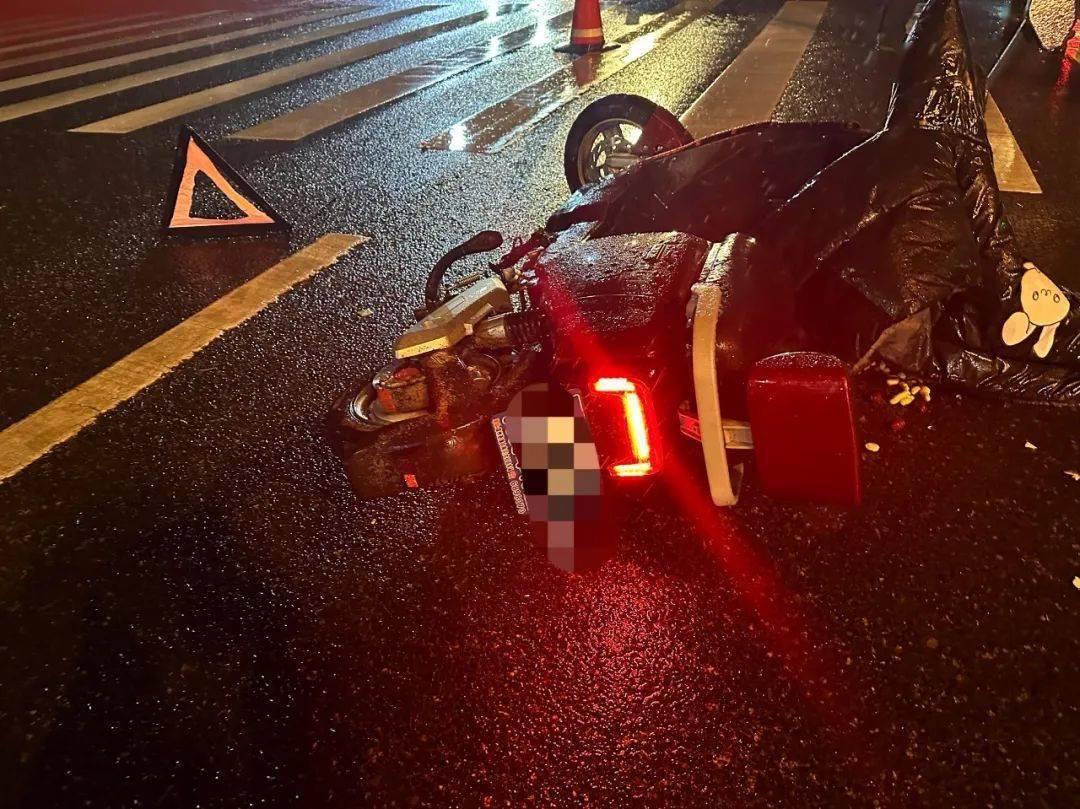 事故_小轿车_当事人
