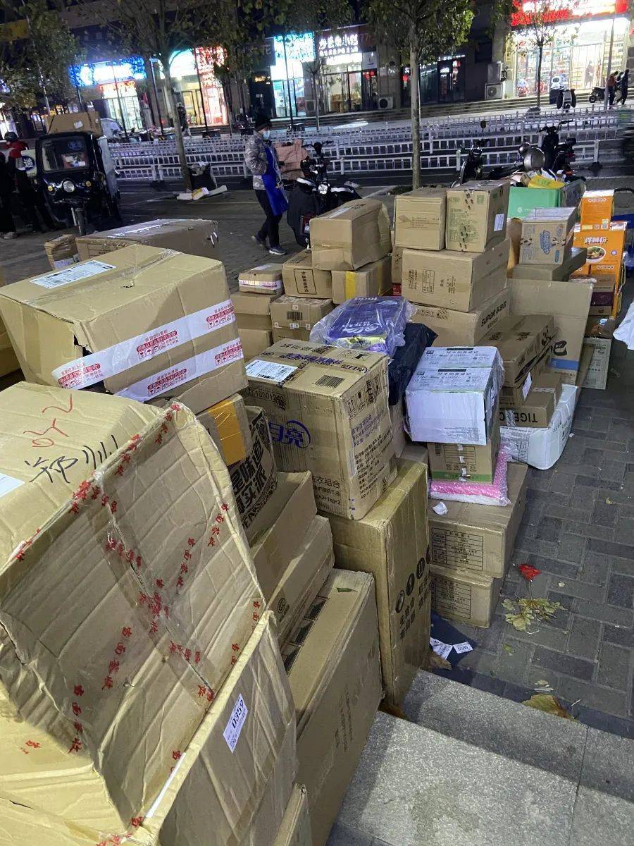 积压存货多,派送正在全力"加载"中……_库存_物流_河南