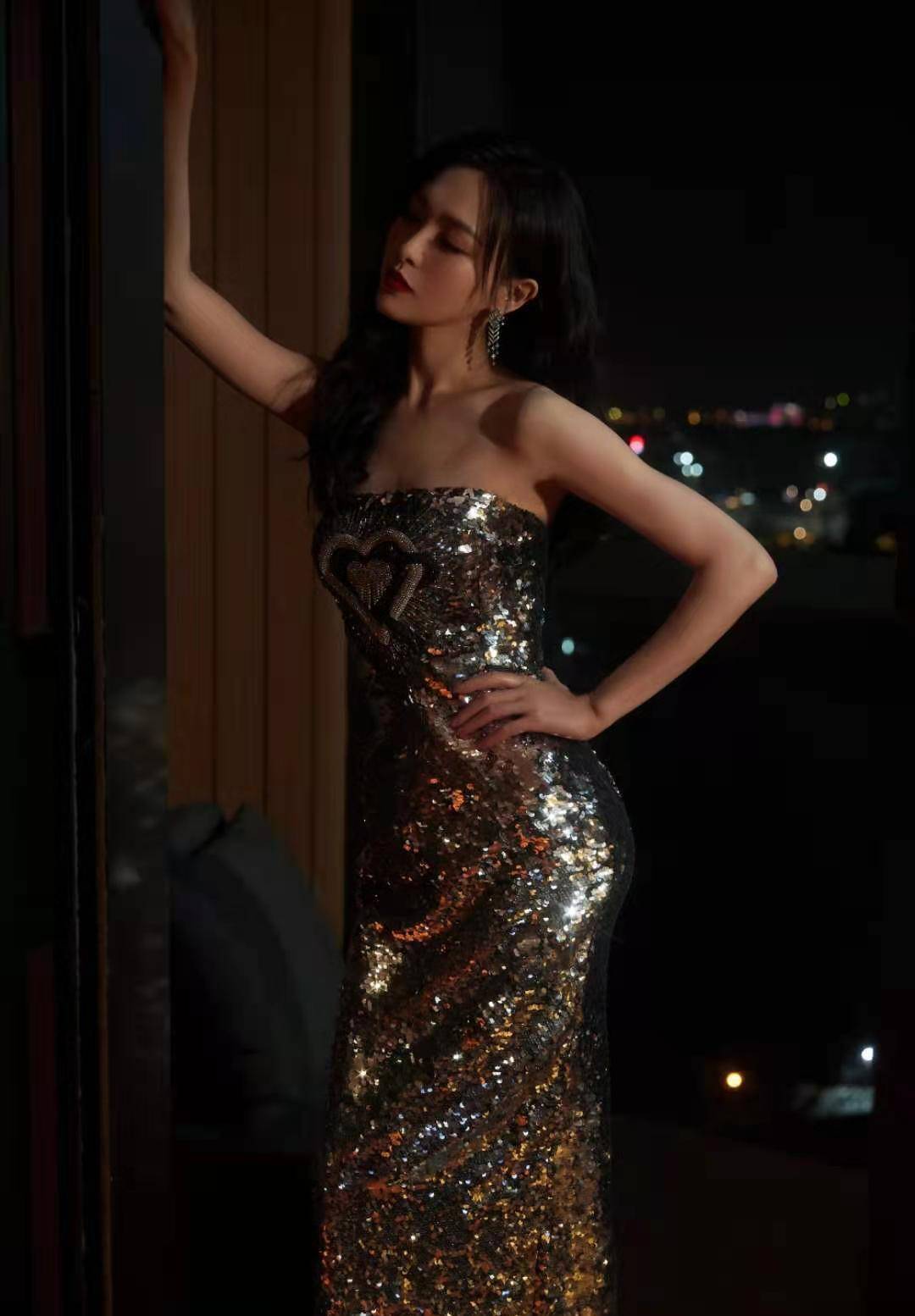 唐嫣新大片用力过猛?