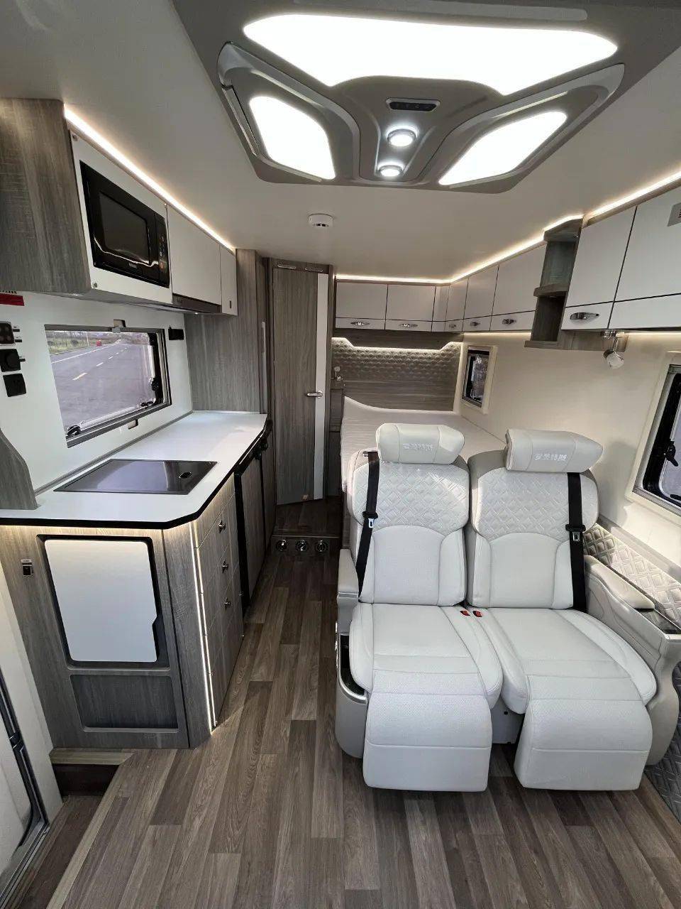 罗曼特斯t2 max 配备航空座椅 超高道路适应性 轻奢旅居空间