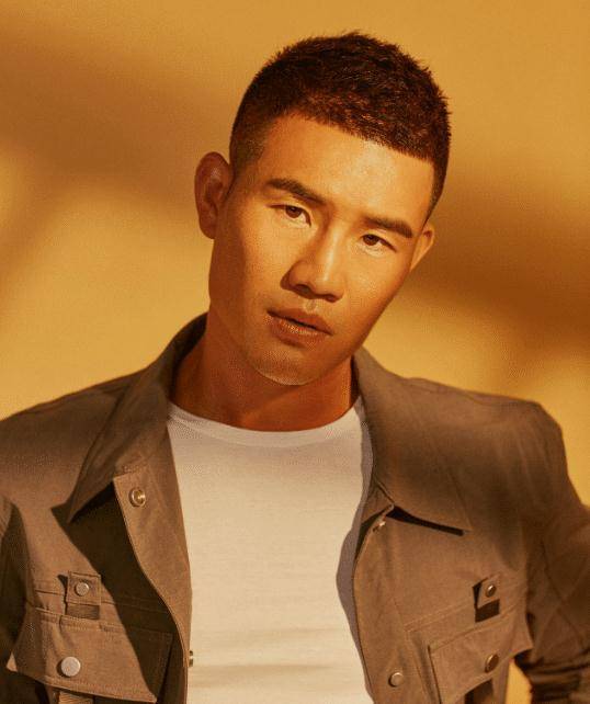 与张一山,杨紫等童星不同,谢孟伟的面值不算很高,还是偏下的.