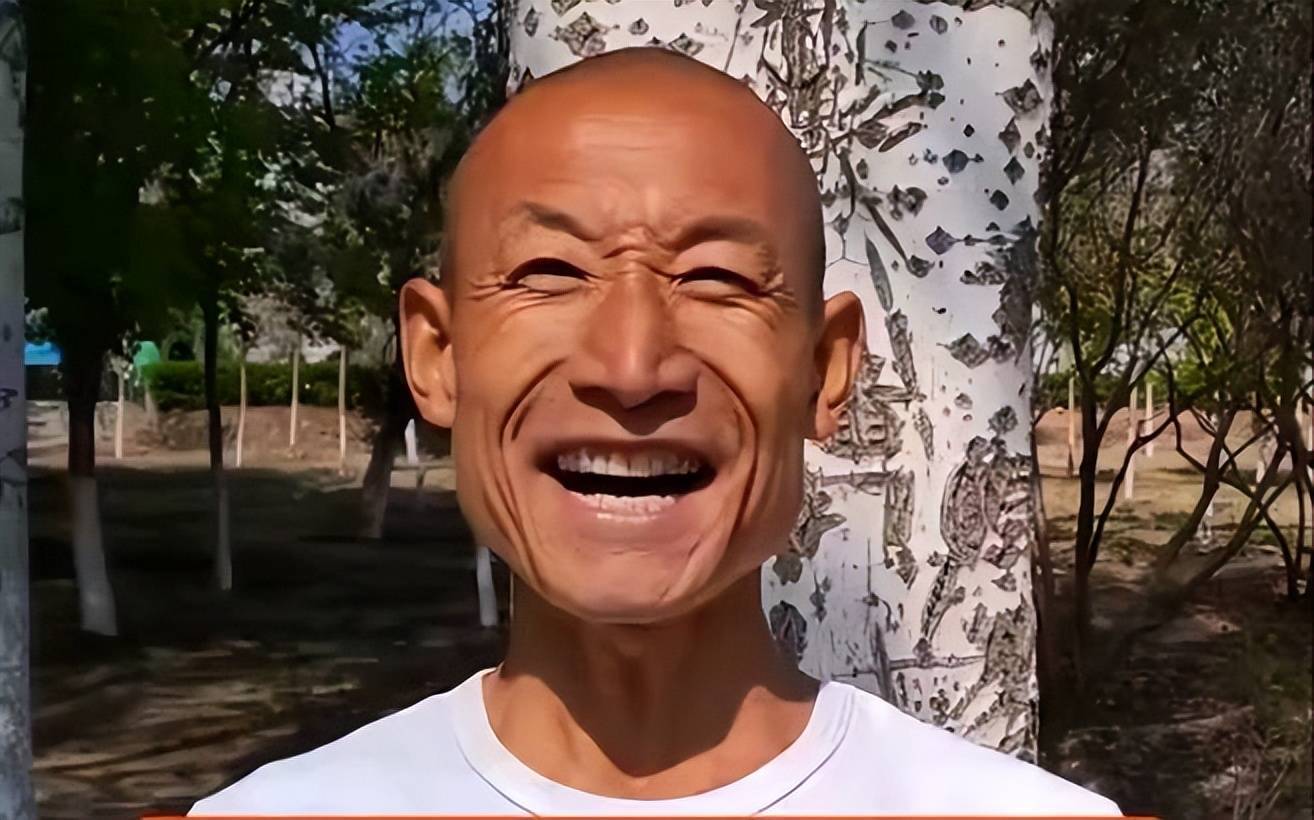 网友要求取消"奥利给"大叔低保,360万粉丝的网红,真会穷么?