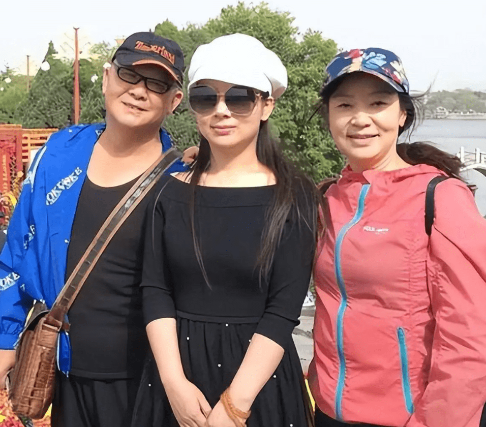 盲人歌手刘赛:嫁给军人丈夫很幸福,结婚7年却不能收孩子