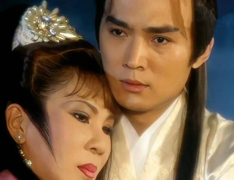 我发现焦恩俊看西门无恨的眼神比林诗音的眼神更深情,演技太棒了