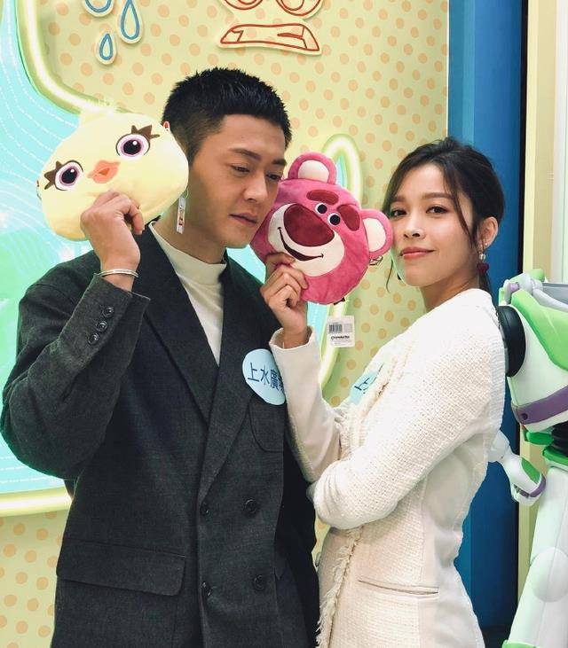 当然,张振朗与赖慰玲的搭档也相当的受欢迎,吸引了大批网友的站队.