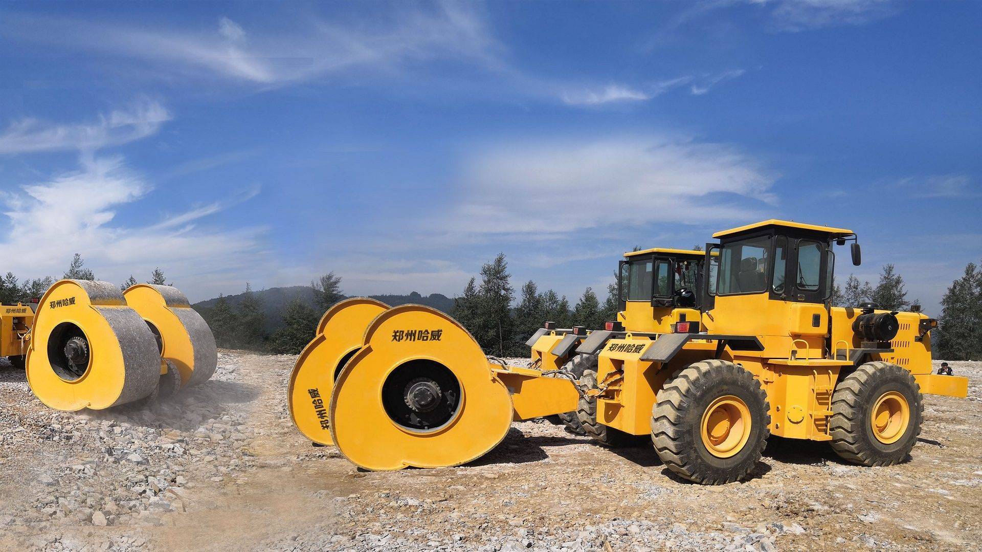 驾驶冲击压路机的操作事项——yct25梅花碾压路机施工效果_驾驶员