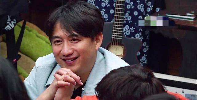 黄磊行为太油腻?