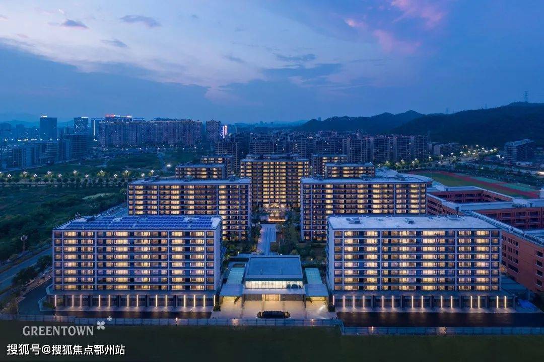 有了鲜活的韵脚建筑是一首曼妙的诗歌绿城·德清凤栖春澜实景图7月22