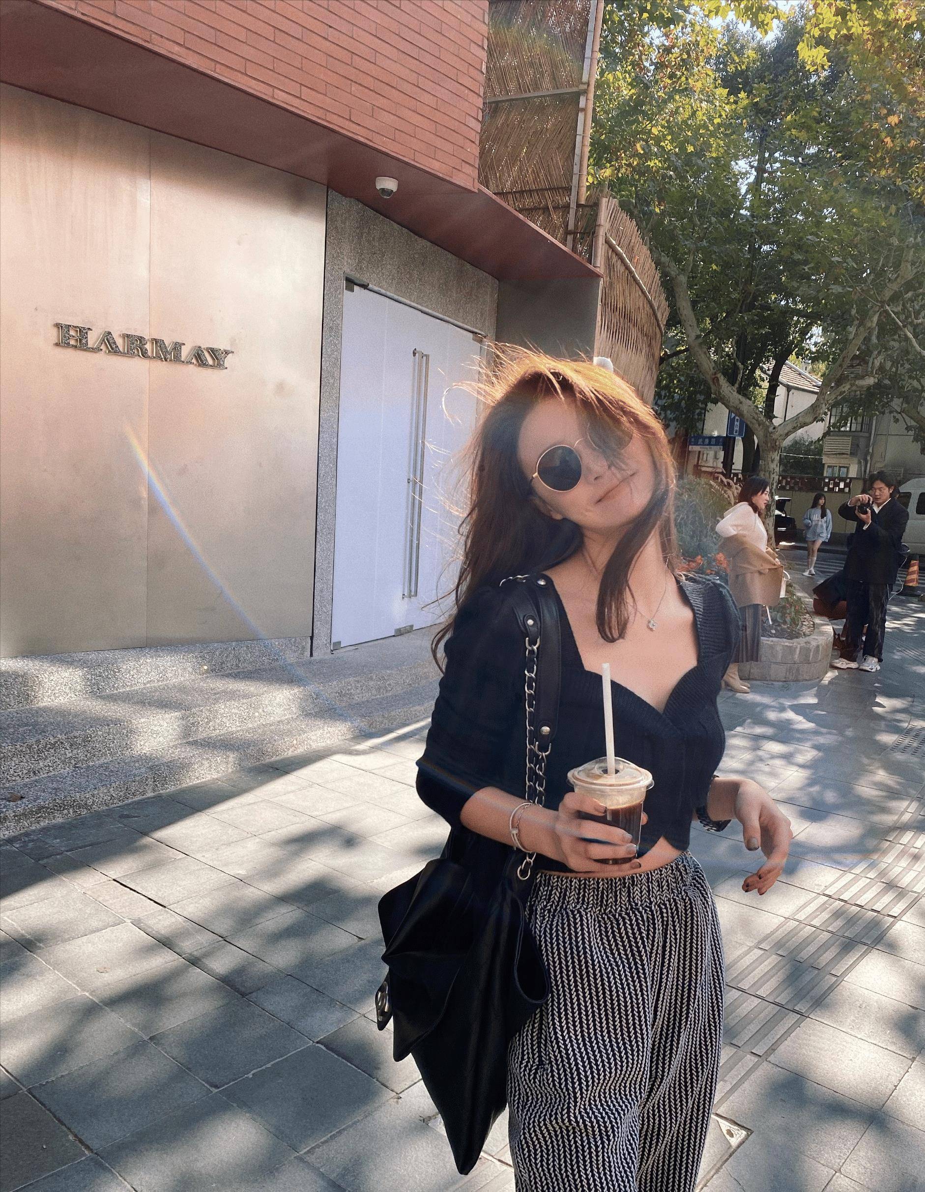 温婉生活照流出,甜美外表下隐藏着大"缺陷",简直是喧嚣的泡沫_艺术