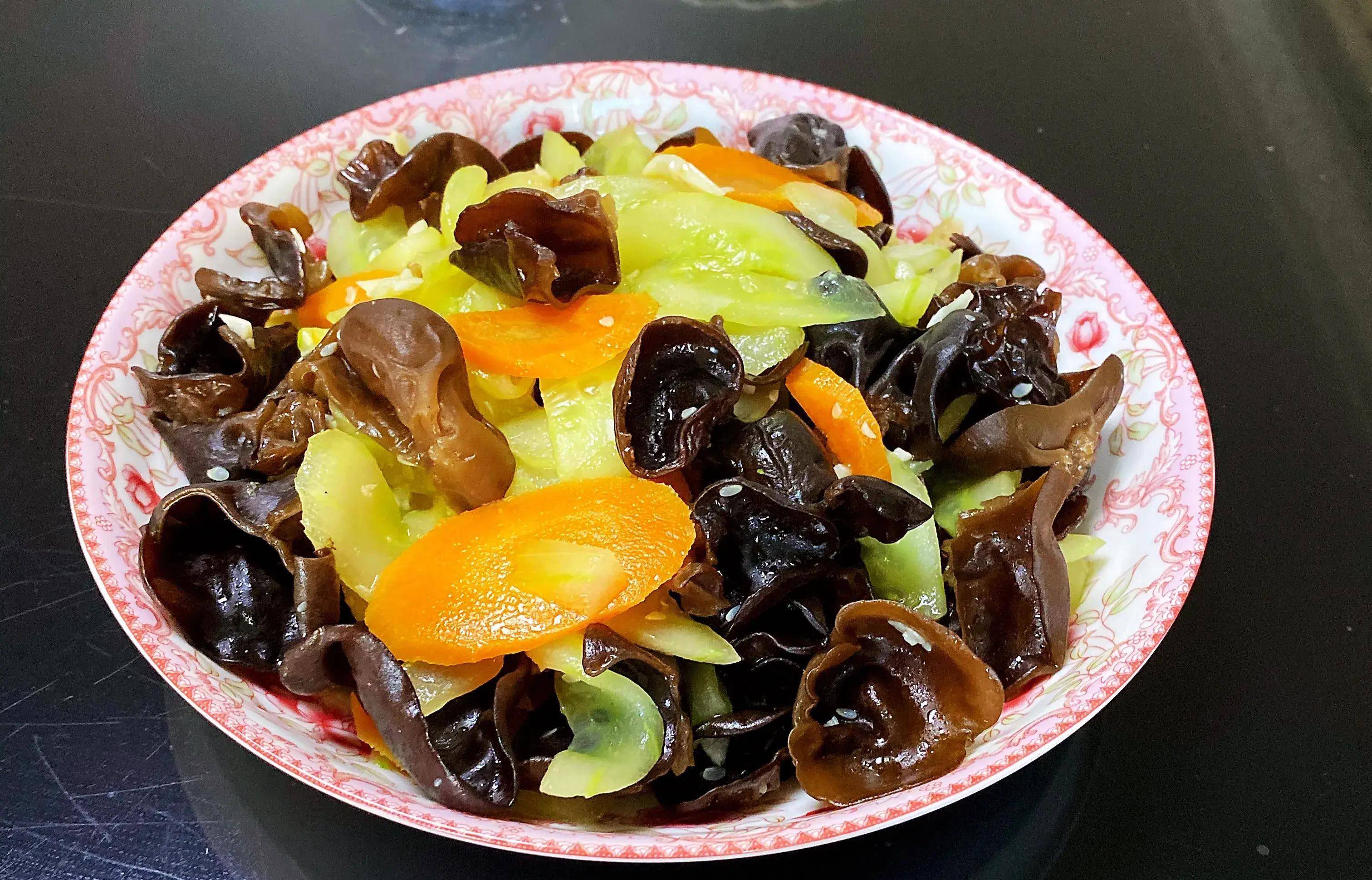 3种食材,素菜合炒,5分钟就出锅,清脆爽口不油腻,越吃越喜欢